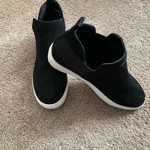 Black Sneakers